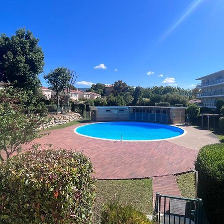 Appartement 2 Chambres Dans Residence Avec Piscine Et Parking La Ciotat Esterno foto