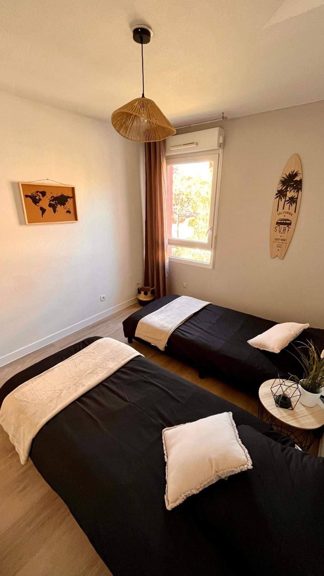 Appartement 2 Chambres Dans Residence Avec Piscine Et Parking La Ciotat Esterno foto