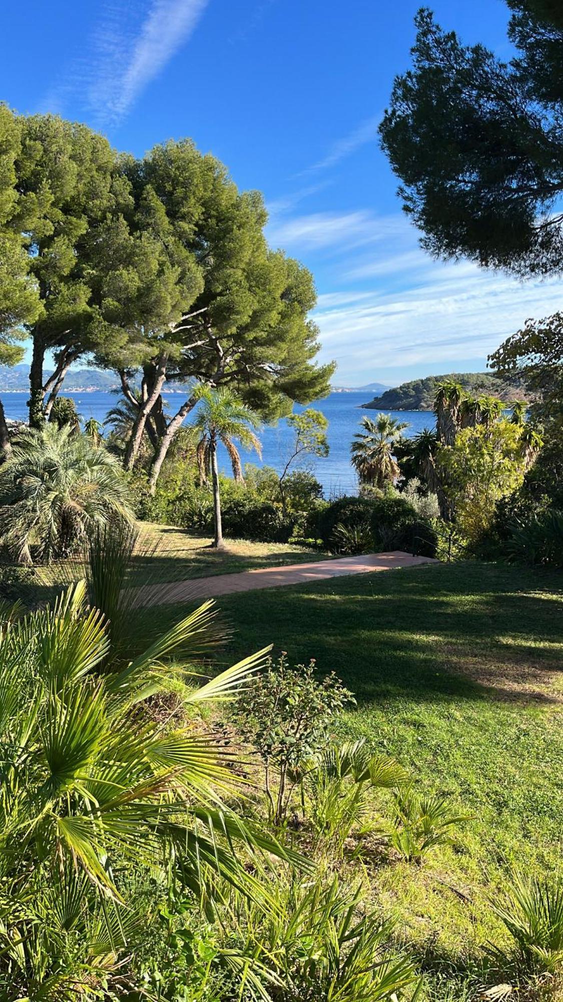 Appartement 2 Chambres Dans Residence Avec Piscine Et Parking La Ciotat Esterno foto