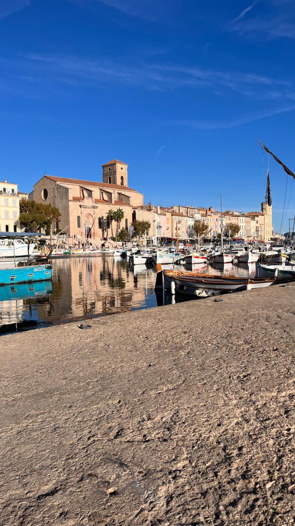 Appartement 2 Chambres Dans Residence Avec Piscine Et Parking La Ciotat Esterno foto