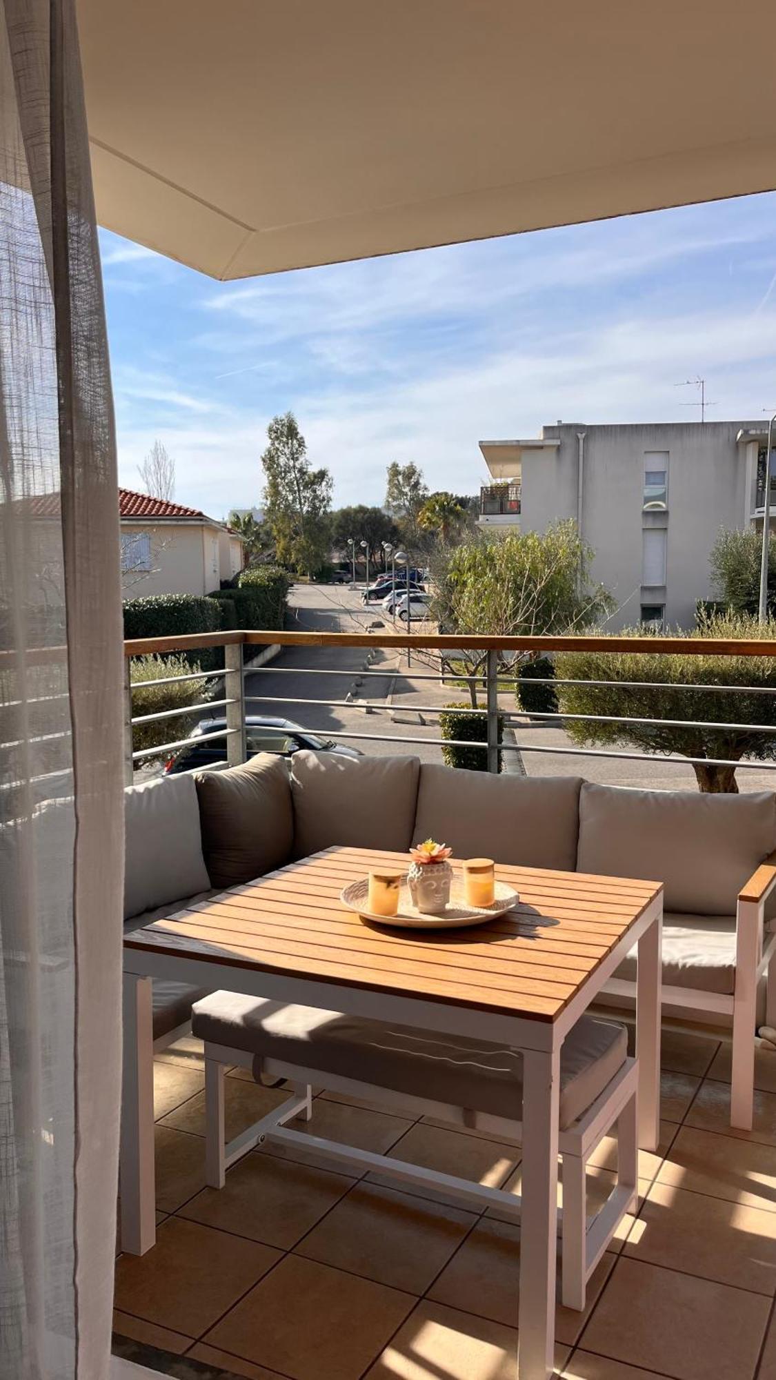 Appartement 2 Chambres Dans Residence Avec Piscine Et Parking La Ciotat Esterno foto