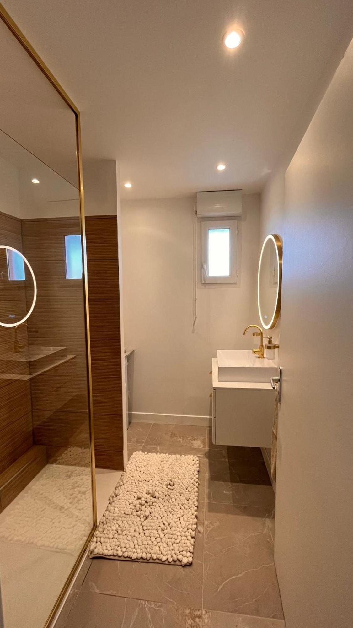 Appartement 2 Chambres Dans Residence Avec Piscine Et Parking La Ciotat Esterno foto