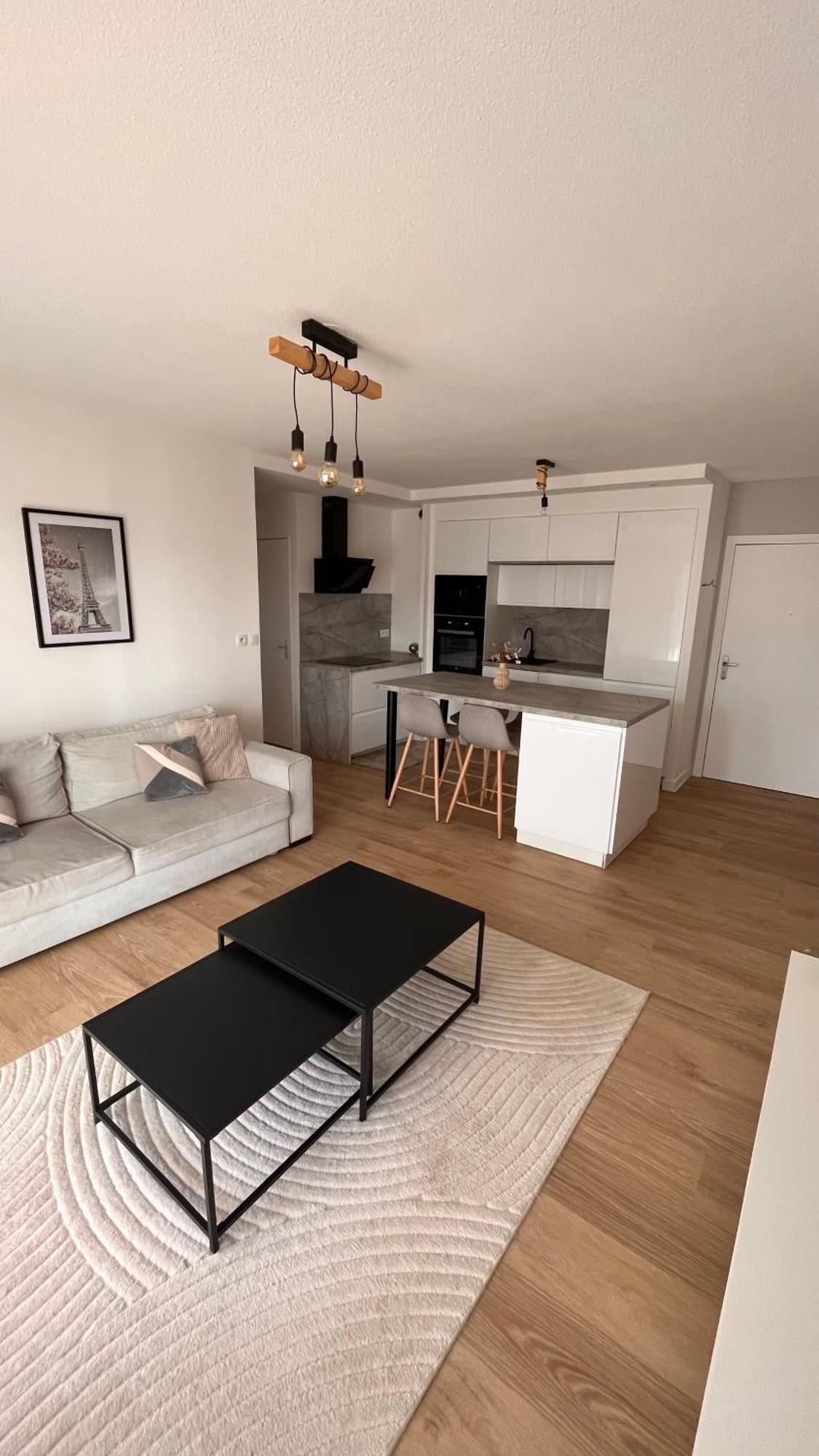 Appartement 2 Chambres Dans Residence Avec Piscine Et Parking La Ciotat Esterno foto