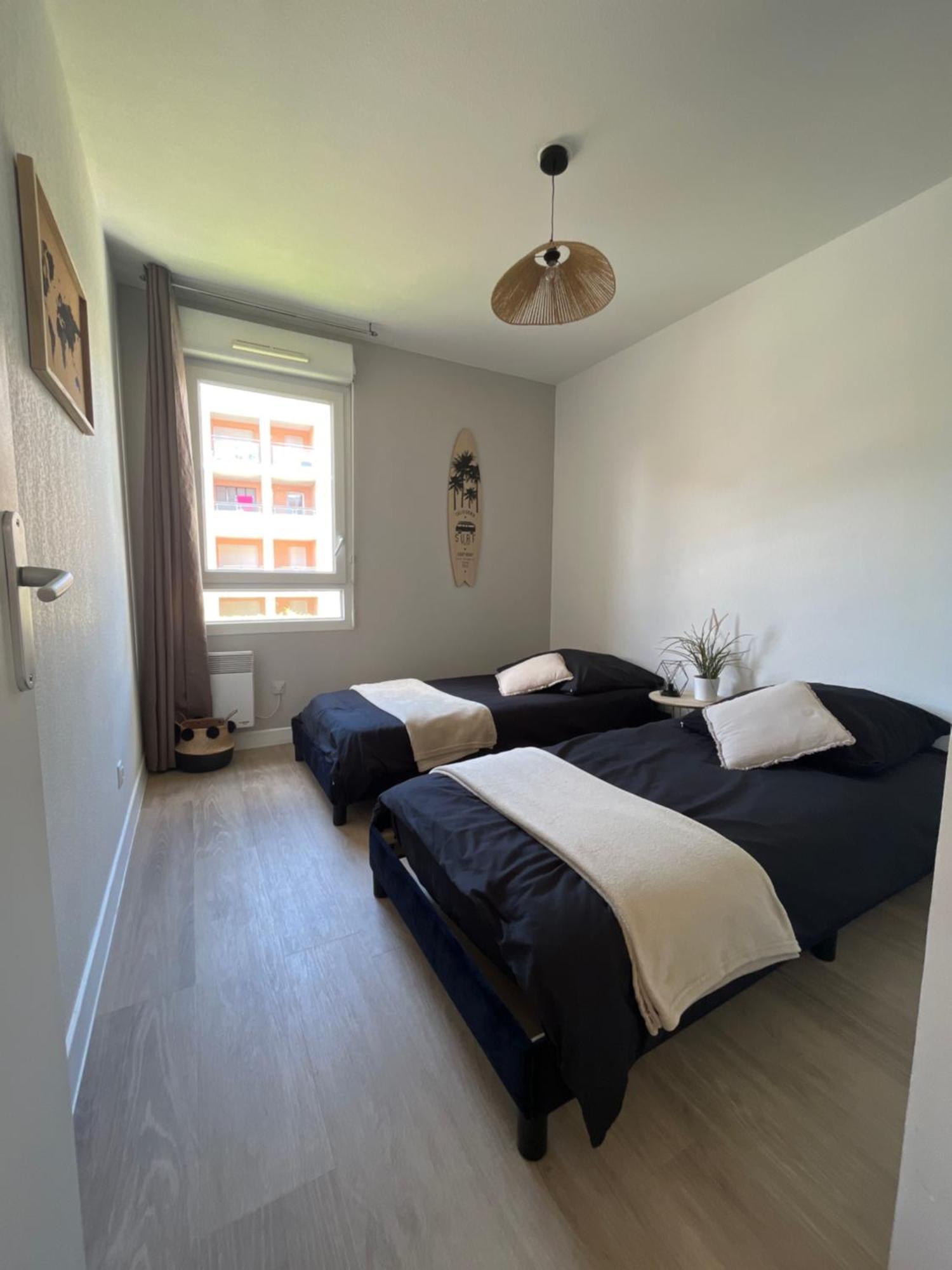 Appartement 2 Chambres Dans Residence Avec Piscine Et Parking La Ciotat Esterno foto