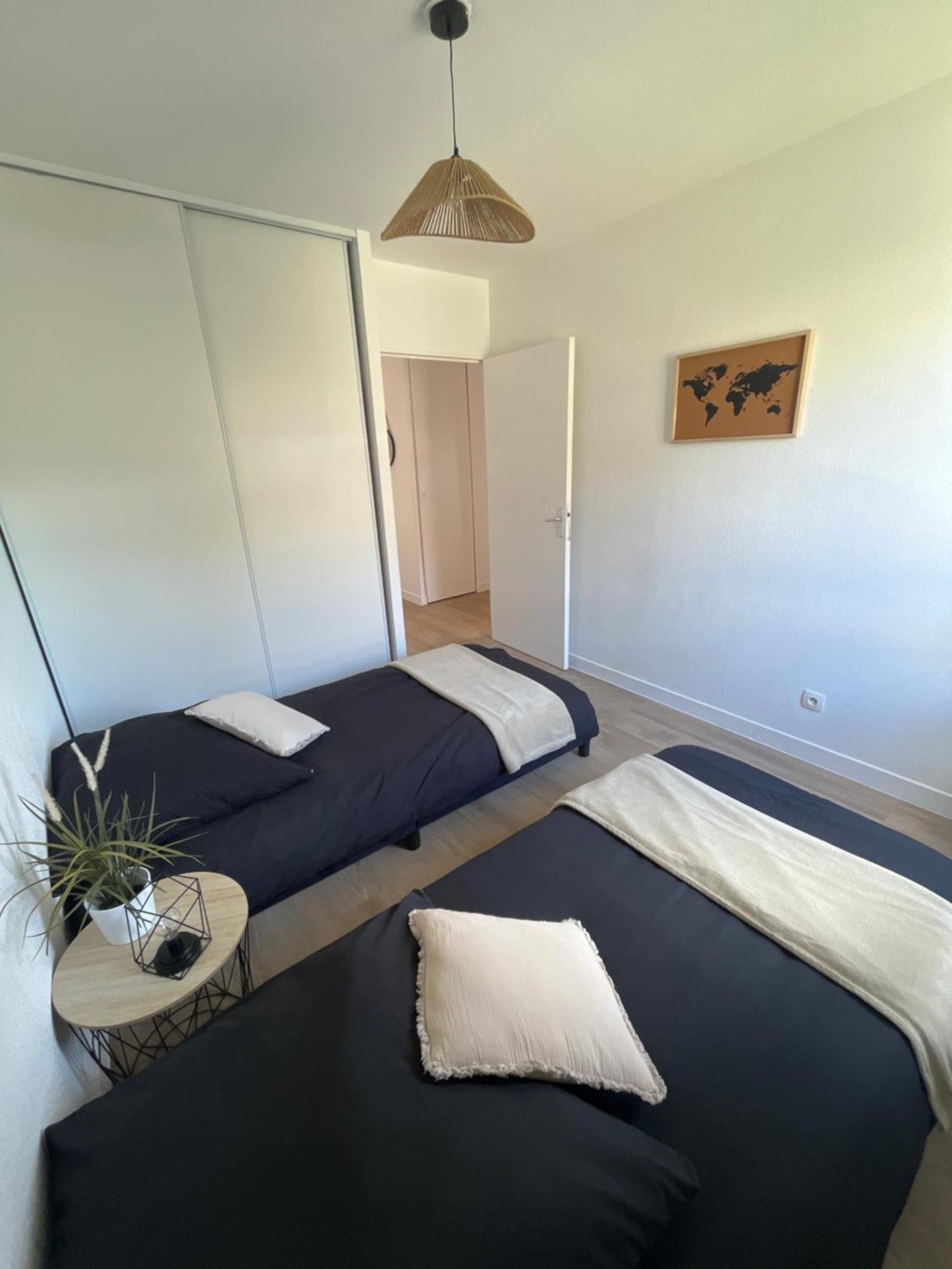 Appartement 2 Chambres Dans Residence Avec Piscine Et Parking La Ciotat Esterno foto